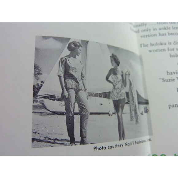Vintage 1963 What to Wear and Buy in Hawaii Visitors Bureau Travel Brochure - Picture 4 of 7